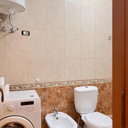 アパート - Free Parking - Balcony ティラナ